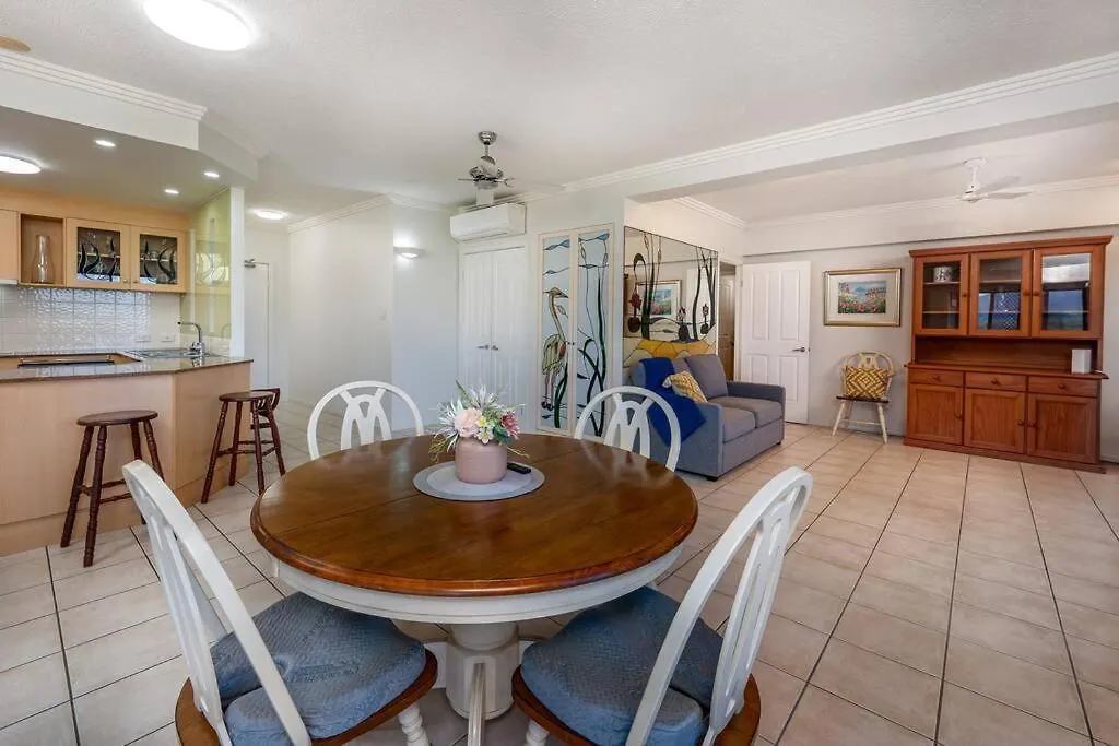 An Adorable Apartment On Abbott - Stunning Views Cairns Australien