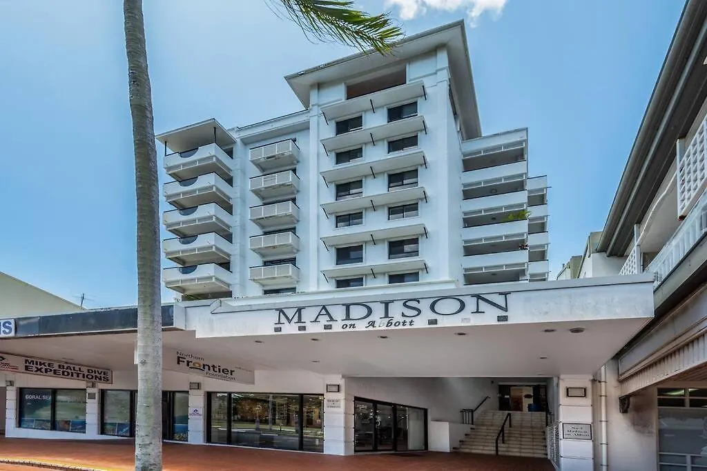 An Adorable Apartment On Abbott - Stunning Views Cairns