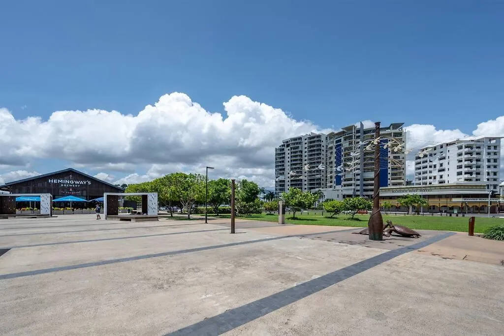 An Adorable Apartment On Abbott - Stunning Views Cairns Australia