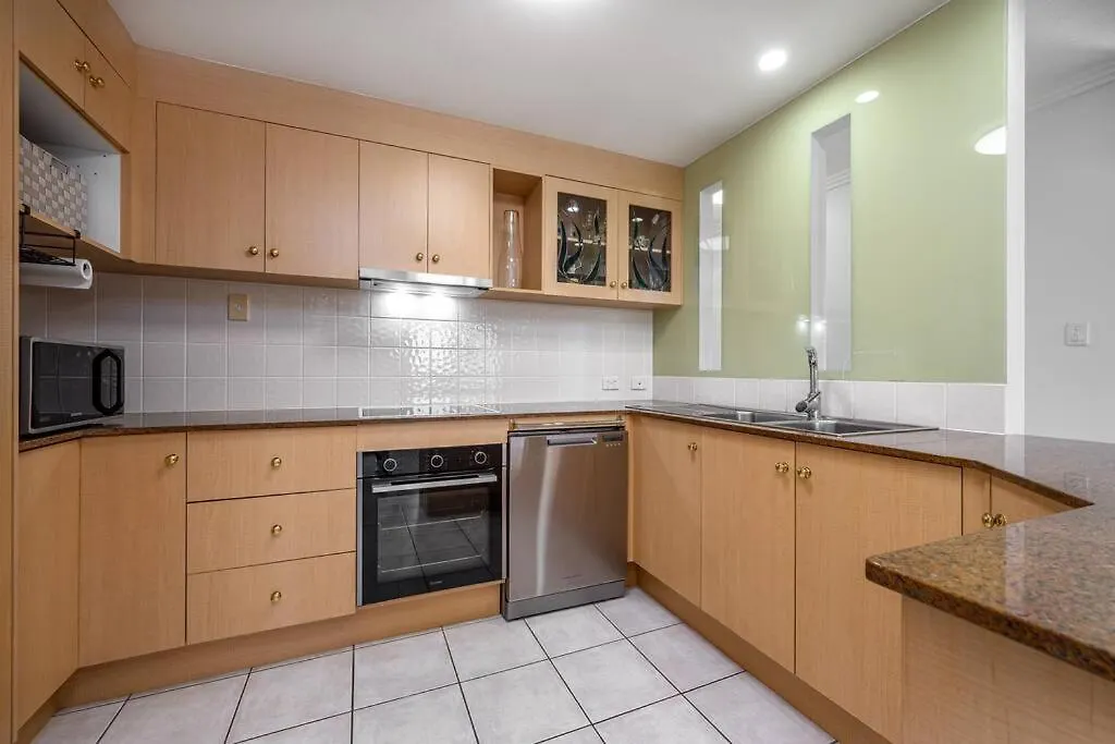 An Adorable Apartment On Abbott - Stunning Views Cairns