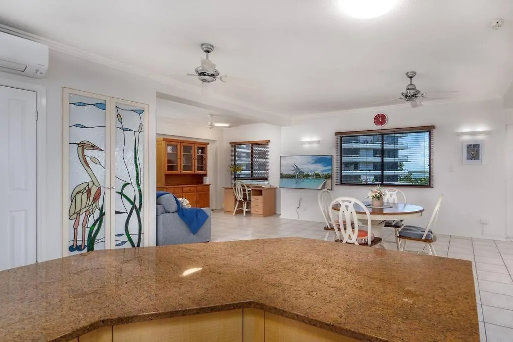 An Adorable Apartment On Abbott - Stunning Views Cairns