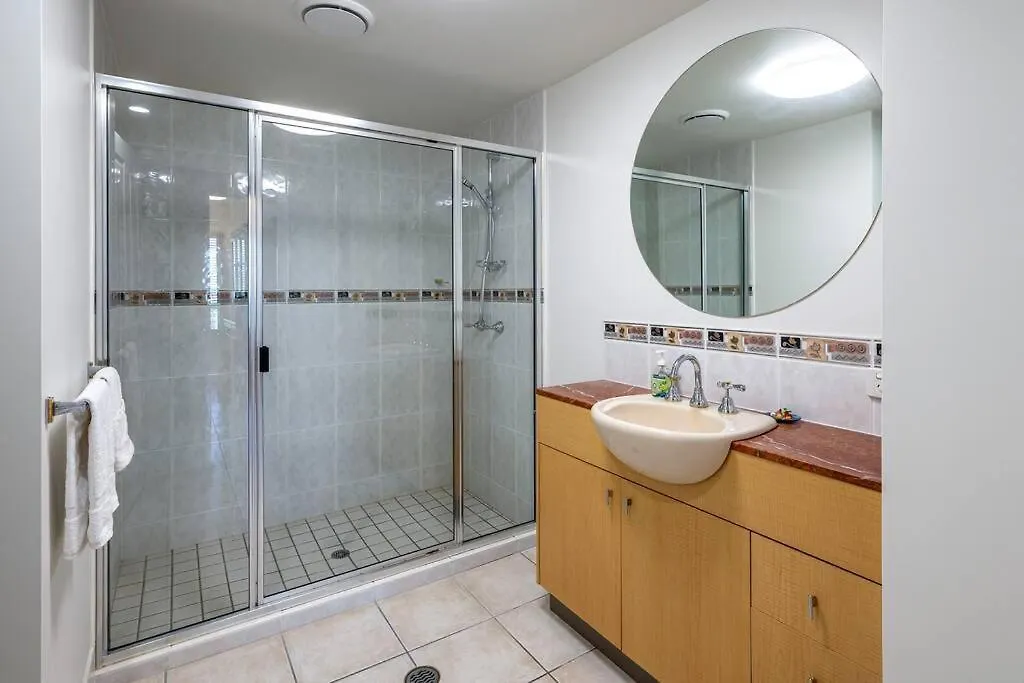 An Adorable Apartment On Abbott - Stunning Views Cairns