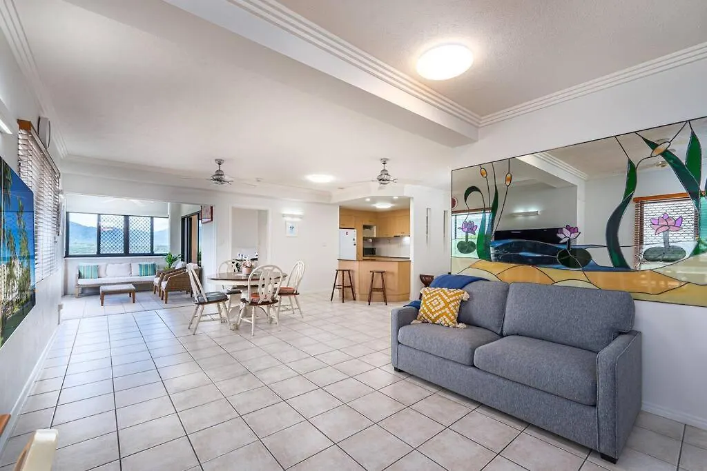 An Adorable Apartment On Abbott - Stunning Views Cairns